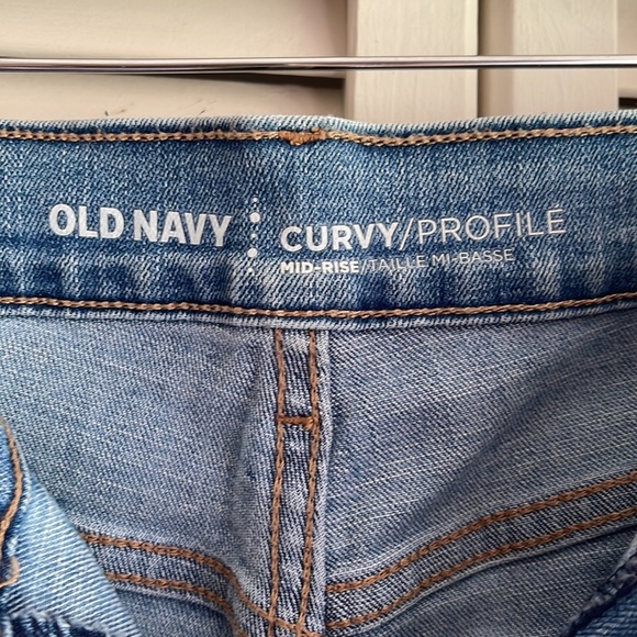 Blue Jeans Curvy Mid Rise - Picture 8 of 9